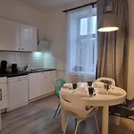 River View 2 Bedroom With Parking *