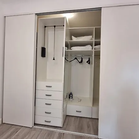 Apartment River View 2 Bedroom With Parking Riga