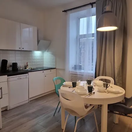 River View 2 Bedroom With Parking *