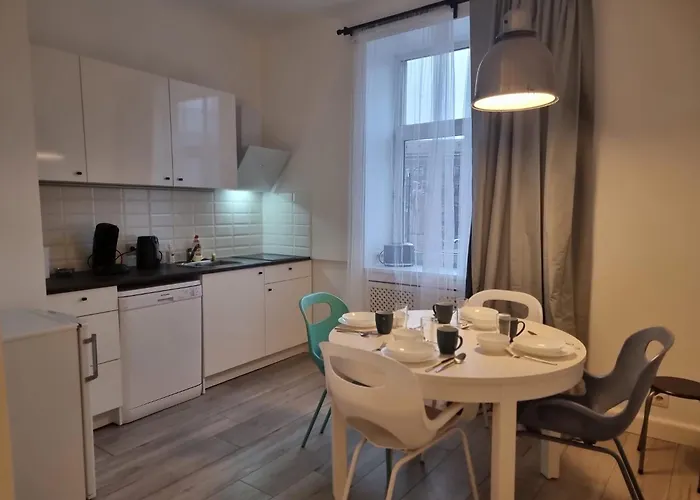 River View 2 Bedroom With Parking *