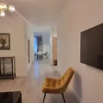 Apartmán River View 2 Bedroom With Parking