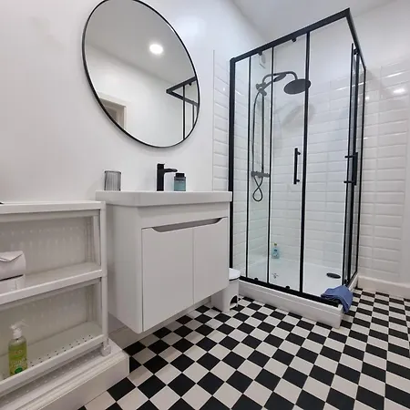 River View 2 Bedroom With Parking *